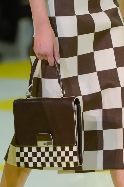 Look 37